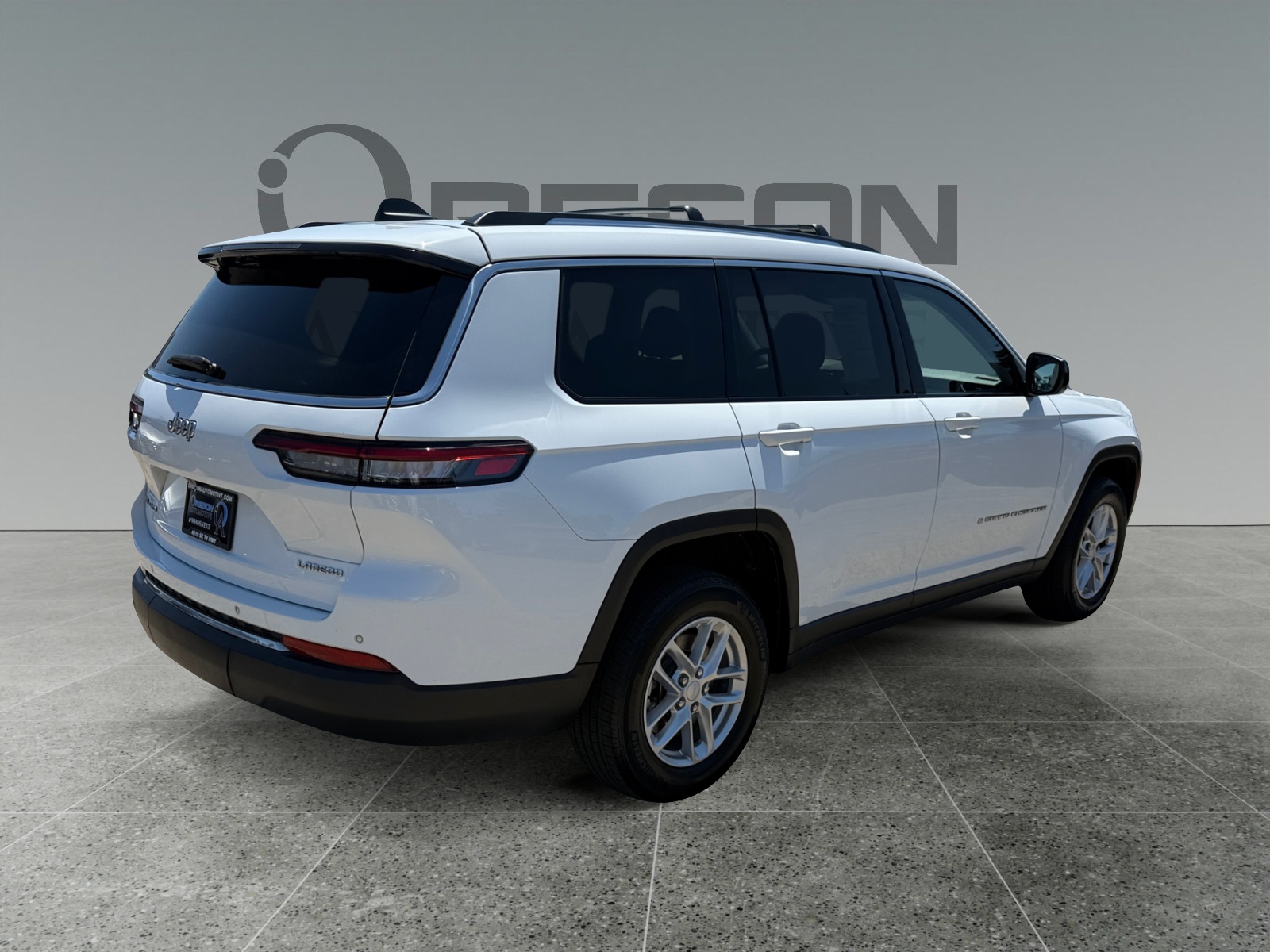 2022 Jeep Grand Cherokee Laredo photo 4