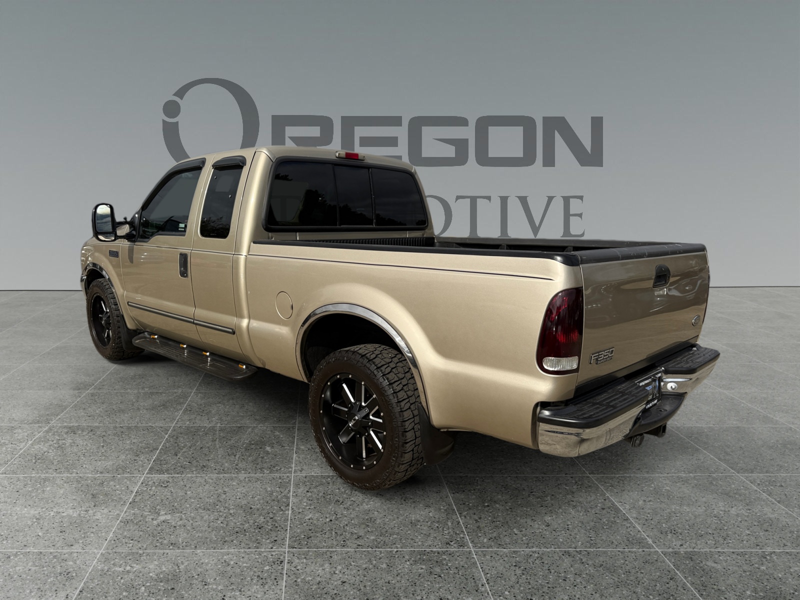 2000 Ford F-350 XLT photo 2