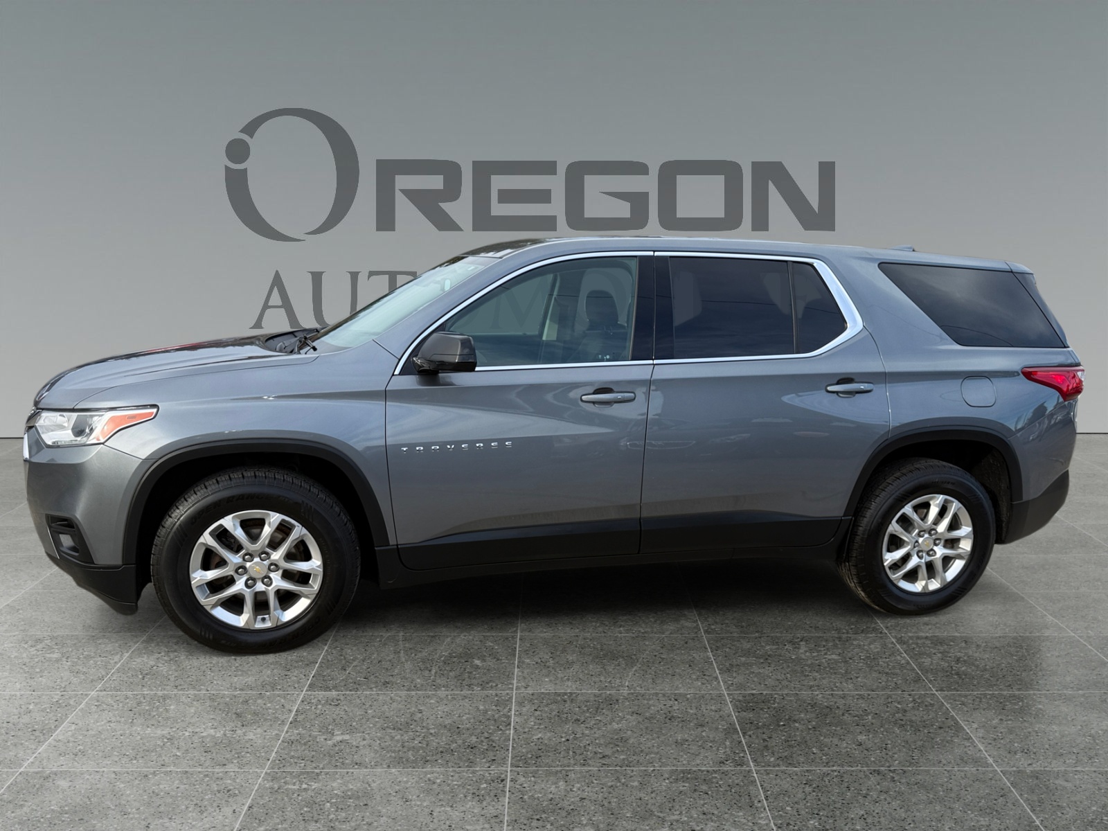 2020 Chevrolet Traverse LS photo 2