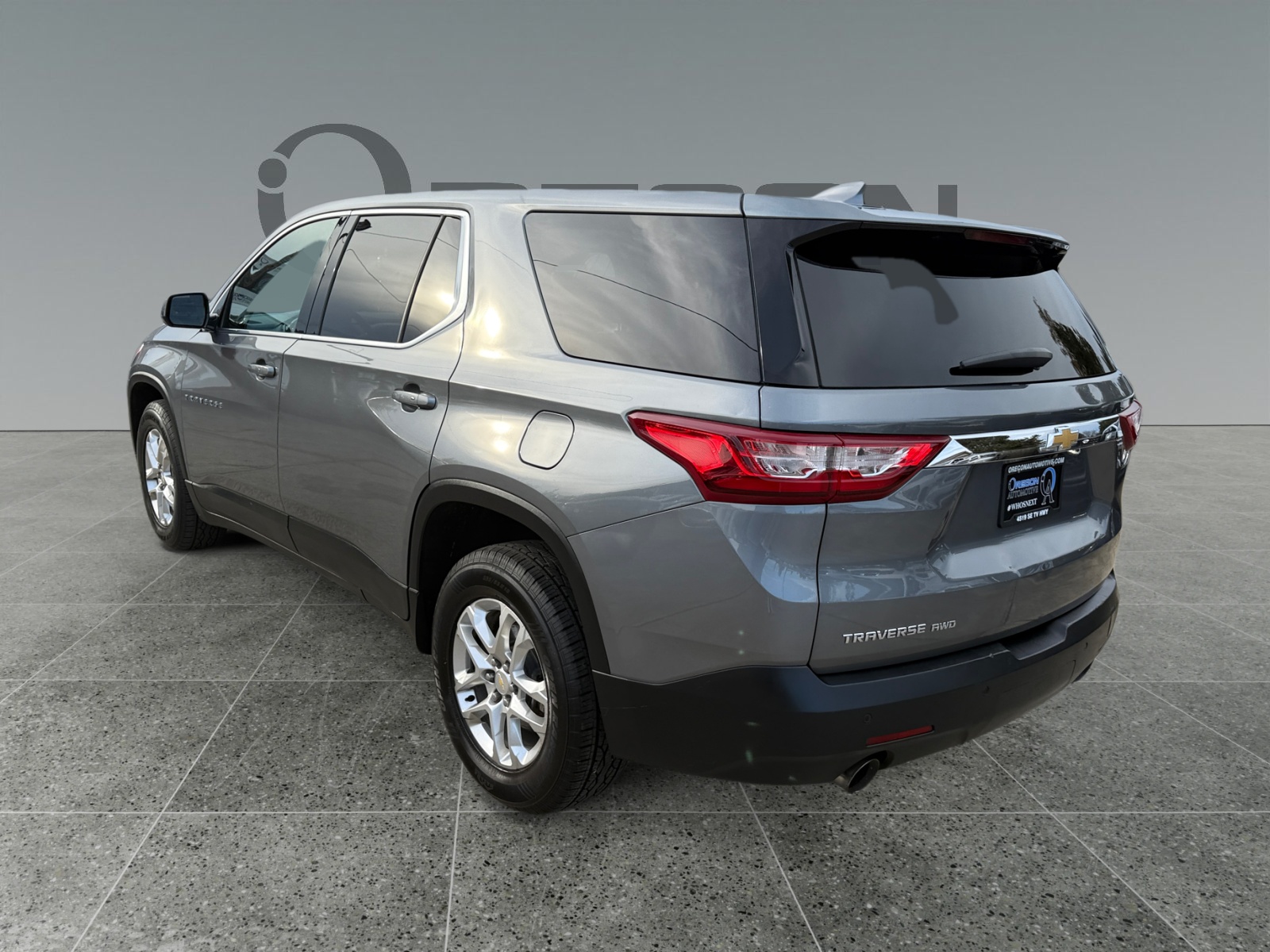 2020 Chevrolet Traverse LS photo 3