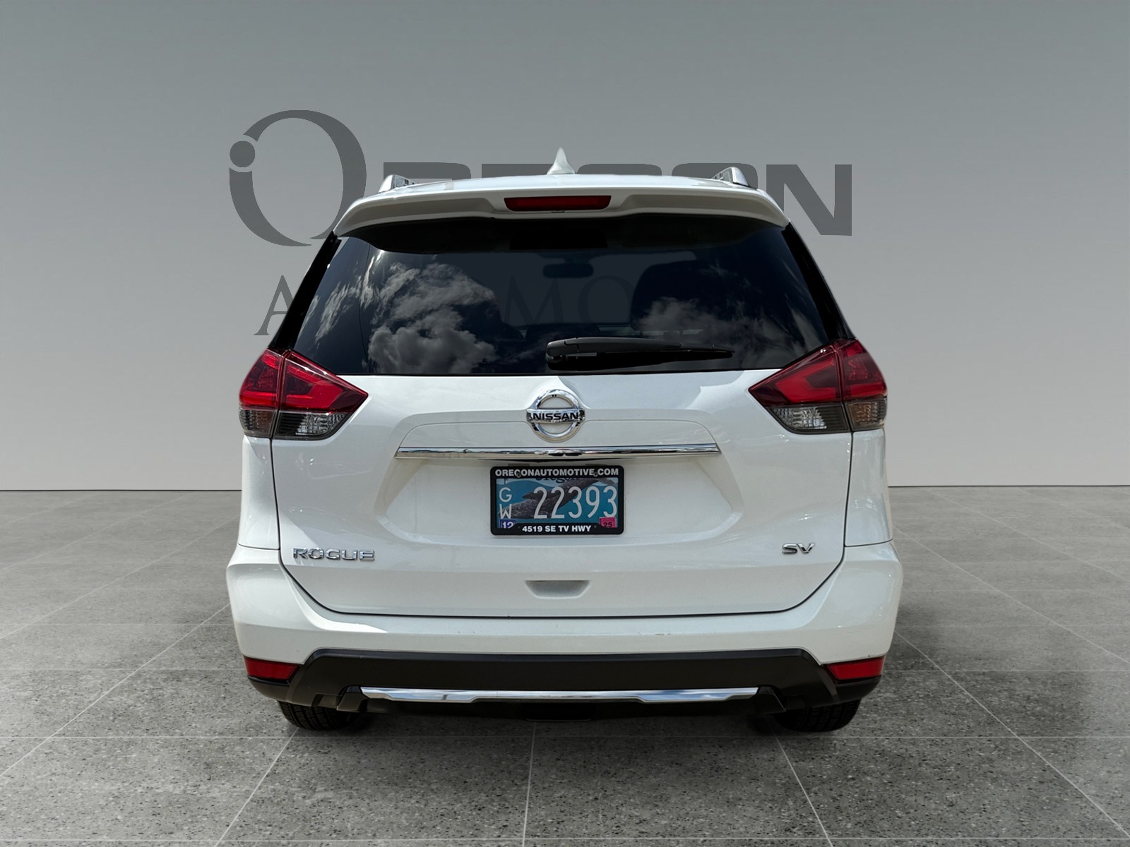 2018 Nissan Rogue SV photo 3