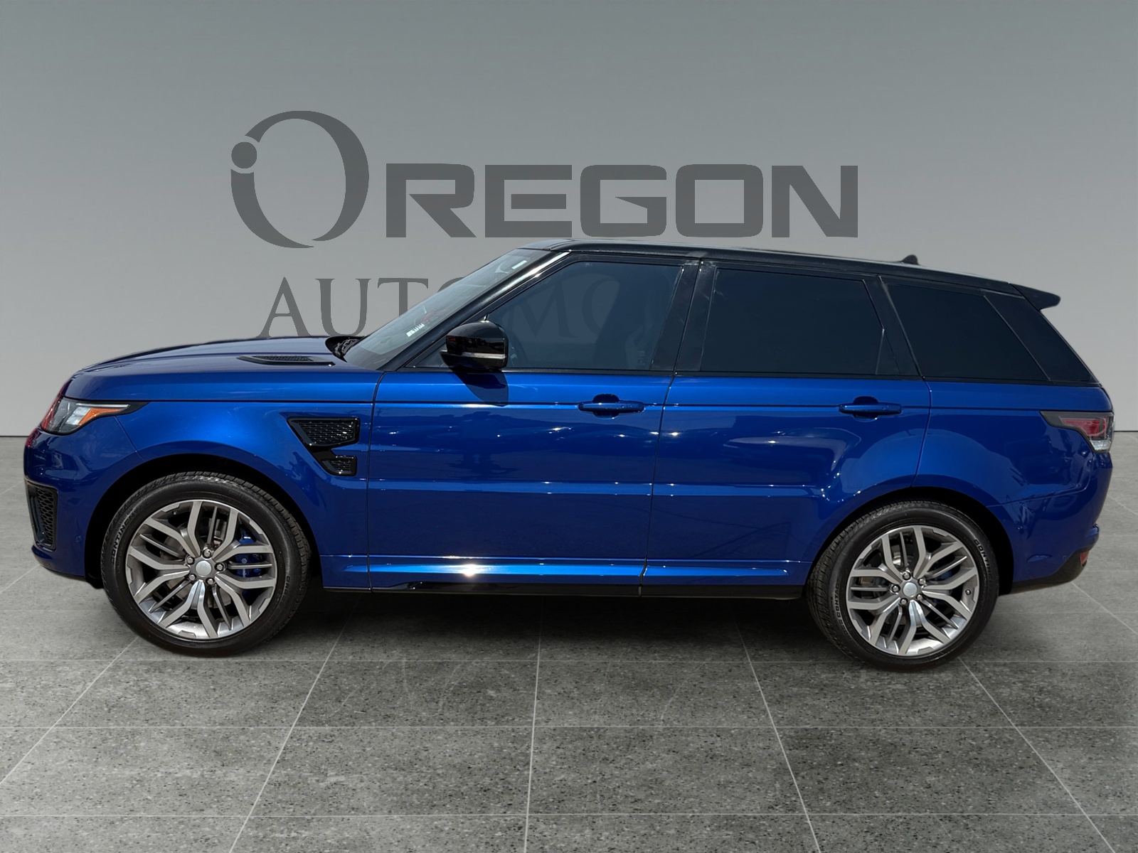 2015 Land Rover Range Rover Sport SVR photo 2