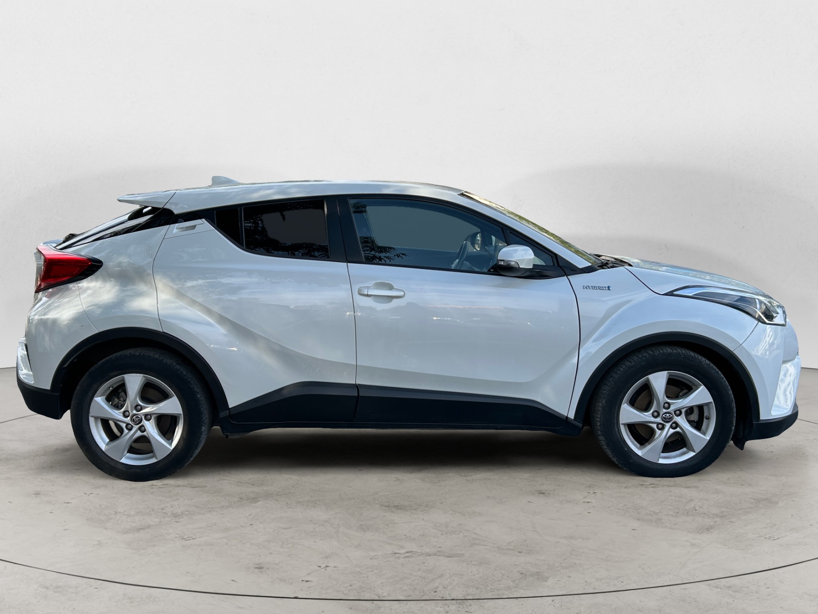 TOYOTA C-HR-TOYOTA C-HR C-HR I - PH1 - DYNAMIC + 2WD CVT 98CH-image-4