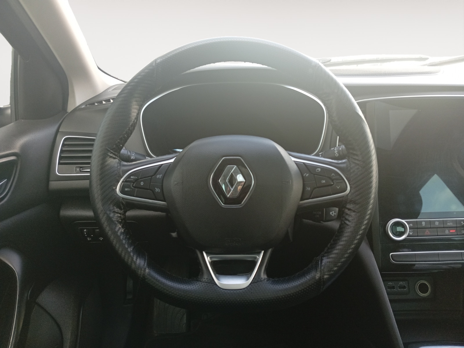RENAULT MEGANE-RENAULT MEGANE 1.5 DCI 115 INTENS GEN.IV PH2-image-9