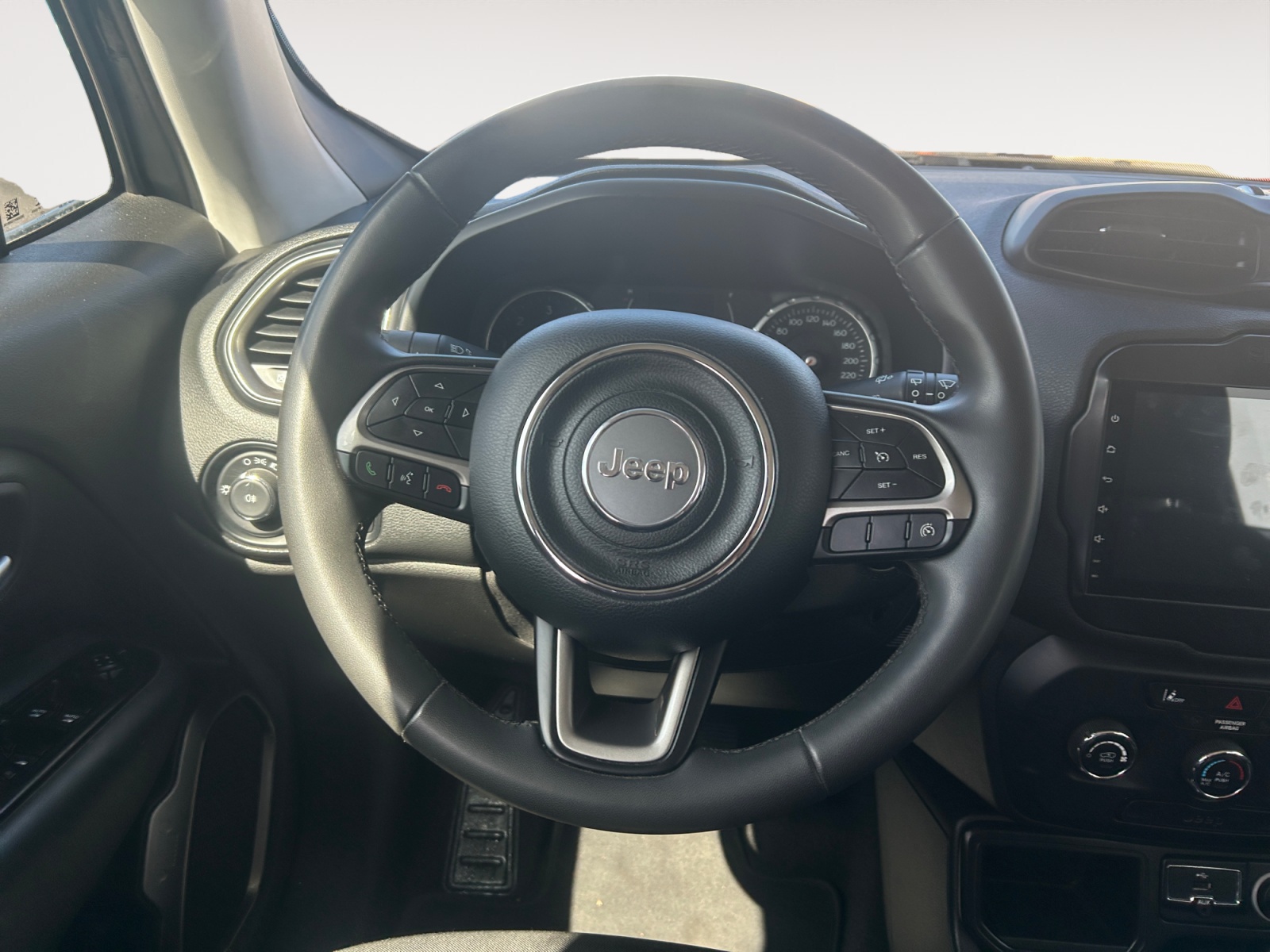 JEEP RENEGADE-JEEP RENEGADE RENEGADE I - PH1 - 1.6 MULTIJET LONGITUDE 4X2 BVM 120CH-image-10