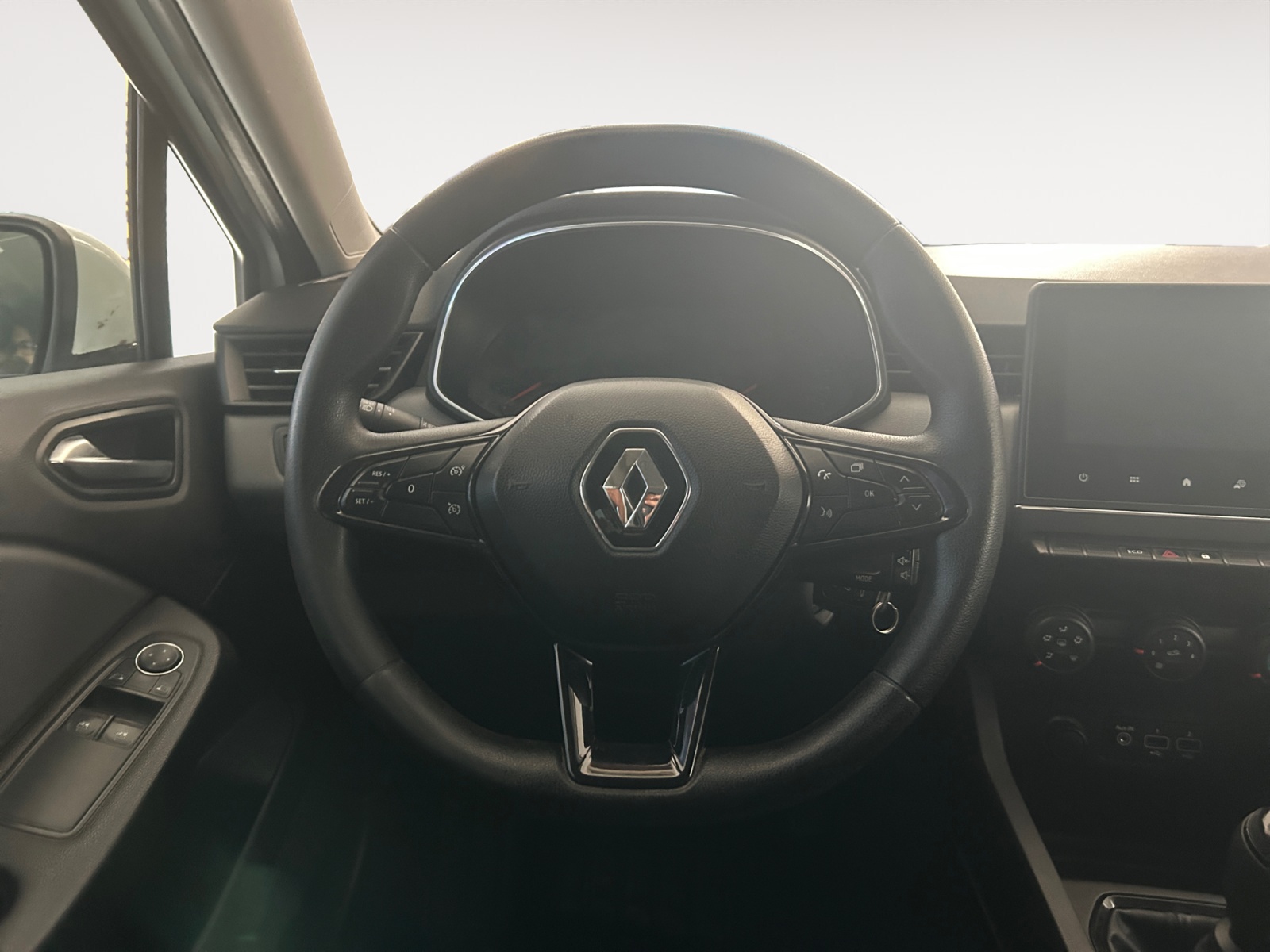 RENAULT CLIO-RENAULT CLIO AUTHENTIC-image-10