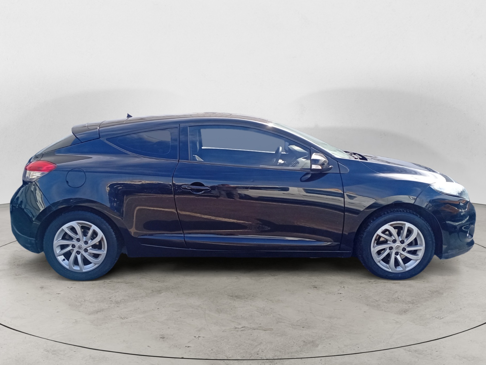 RENAULT MEGANE-RENAULT MEGANE MEGANE III - PH1 - 1.9 DCI PRIVILèGE BVM 130CH-image-4