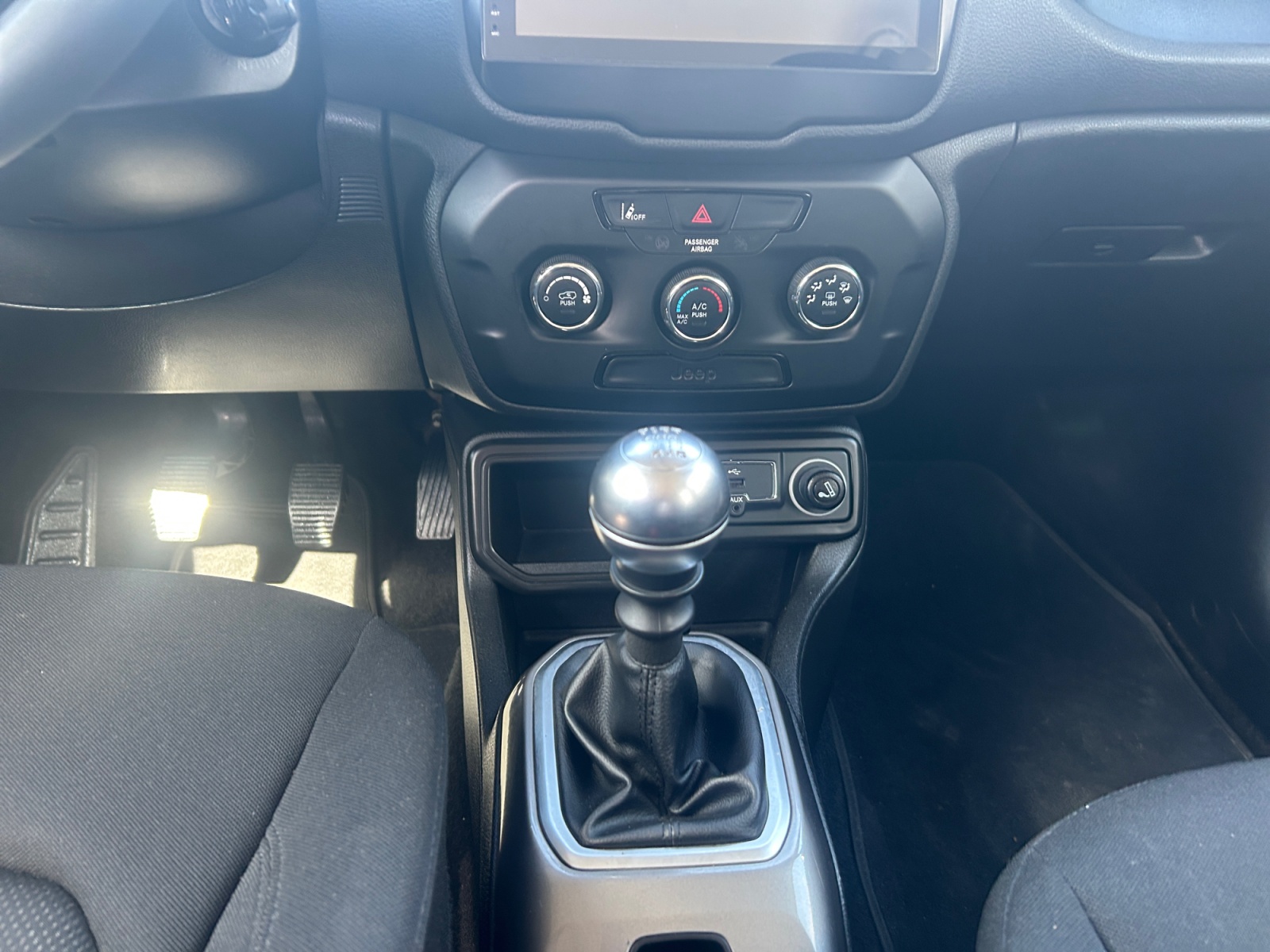 JEEP RENEGADE-JEEP RENEGADE RENEGADE I - PH1 - 1.6 MULTIJET LONGITUDE 4X2 BVM 120CH-image-9