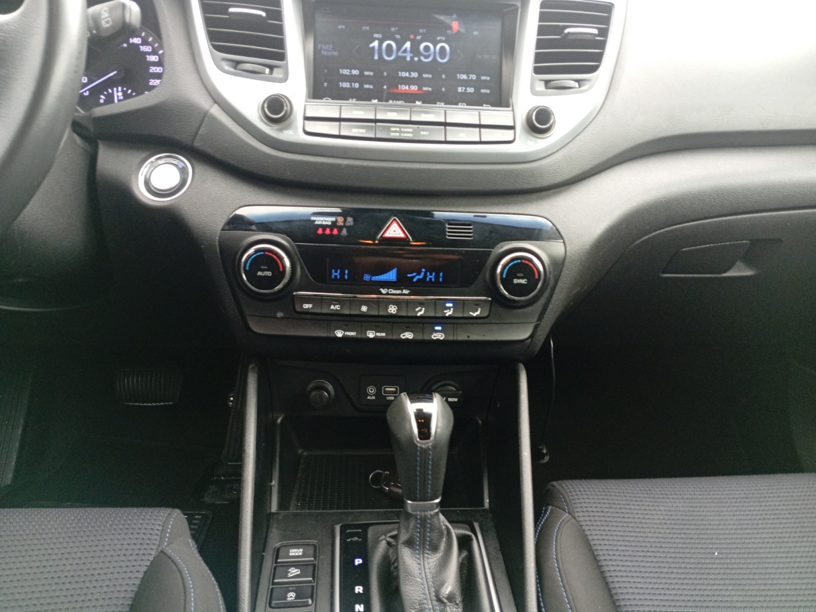HYUNDAI TUCSON-HYUNDAI TUCSON TUCSON II - PH1 - 1.7 CRDI ATTRACTIVE 2WD BVM 115CH-image-8