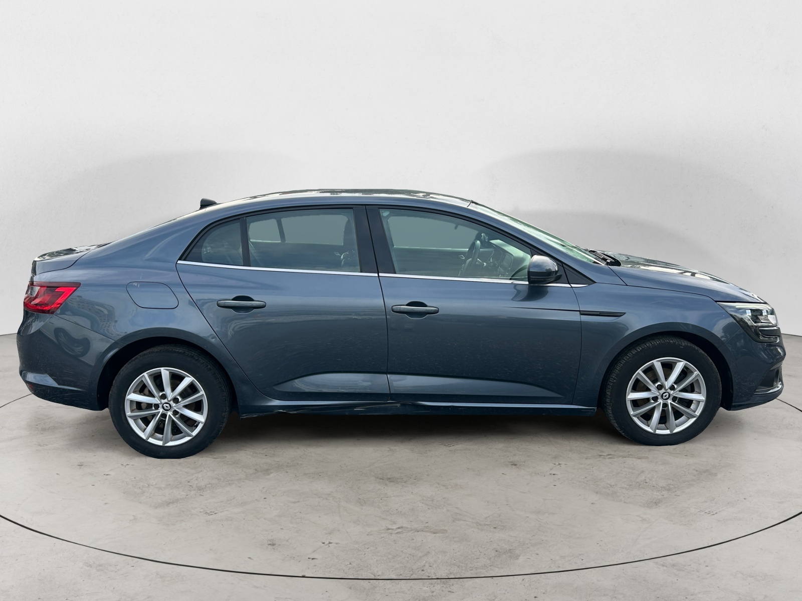 RENAULT MEGANE-RENAULT MEGANE MEGANE SEDAN IV - PH2 - 1.5 DCI AUTHENTIC BVA 114CH-image-4