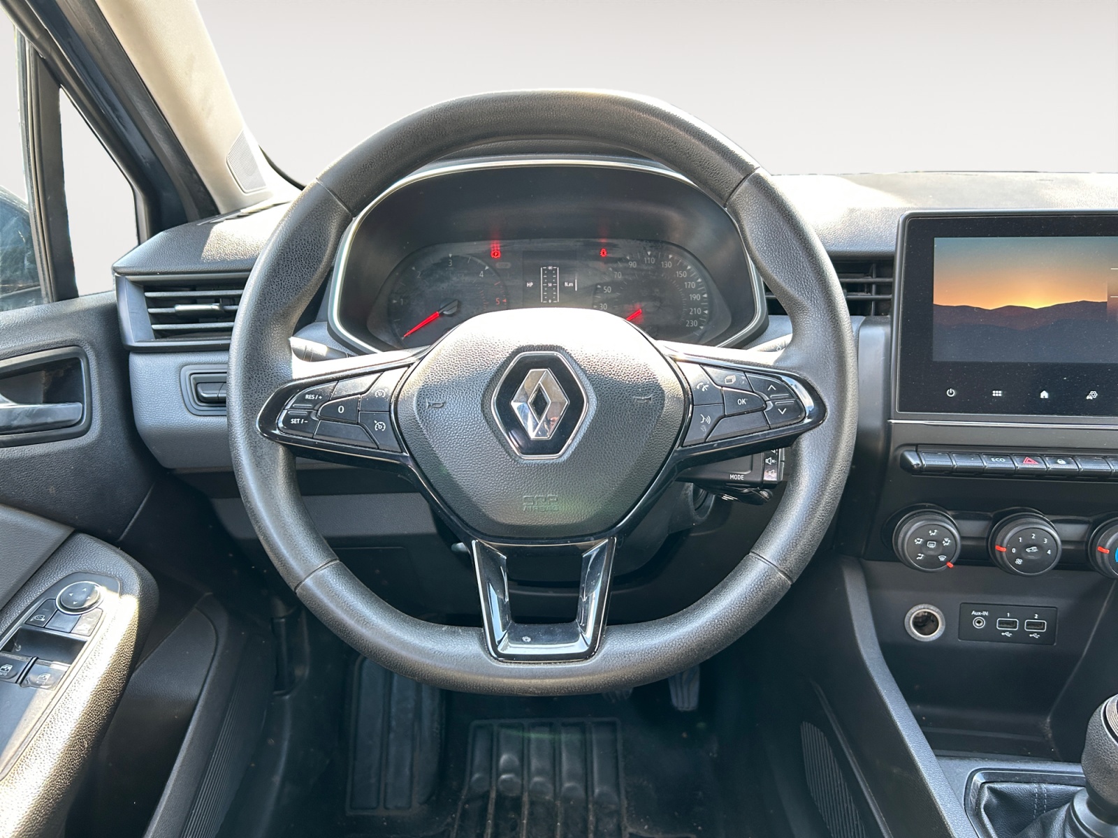 RENAULT CLIO-RENAULT CLIO AUTHENTIC-image-9