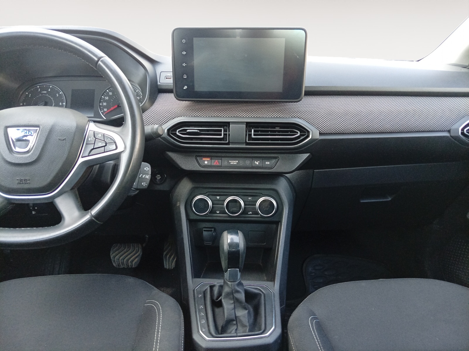 DACIA LOGAN-DACIA LOGAN LOGAN III - PH1 - 1.0 TCE 100 CVT CONFORT BVA 100CH-image-8