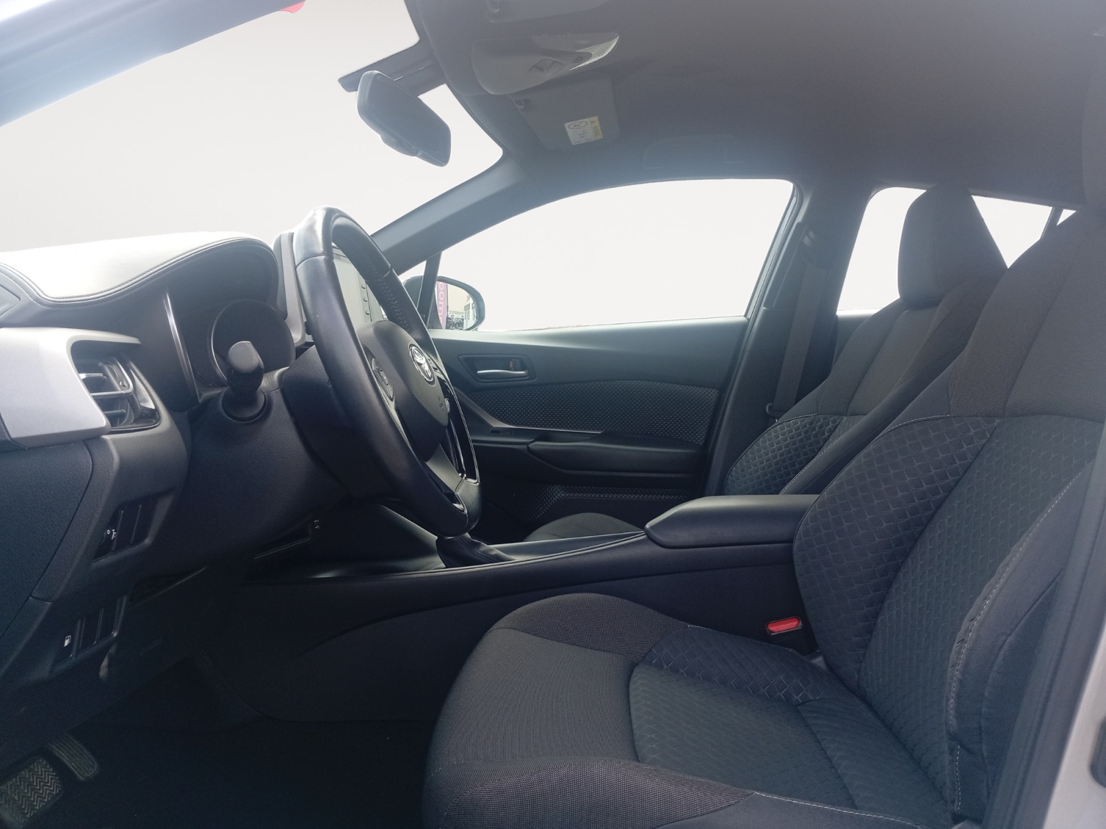 TOYOTA C-HR-TOYOTA C-HR 1.8 HYBRIDE 122 DISTINCTIVE-image-6