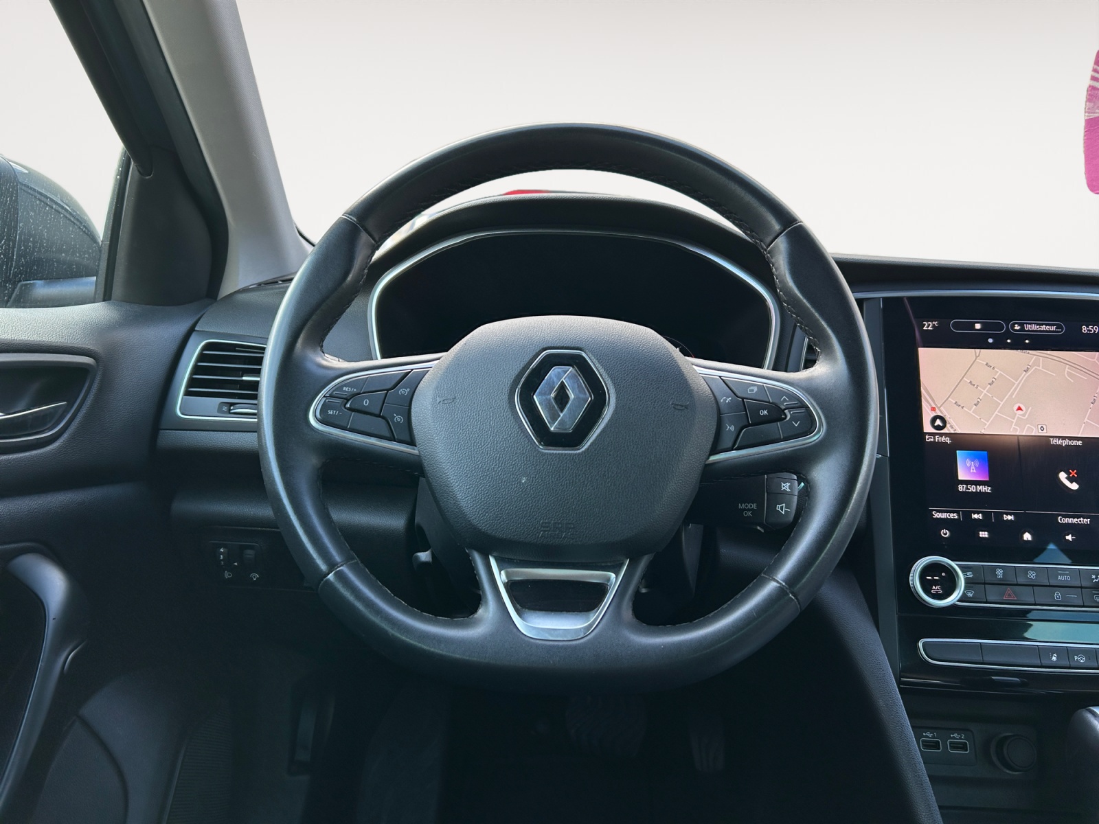 RENAULT MEGANE-RENAULT MEGANE MEGANE SEDAN IV - PH2 - 1.5 DCI TECHNO BVA 114CH-image-9