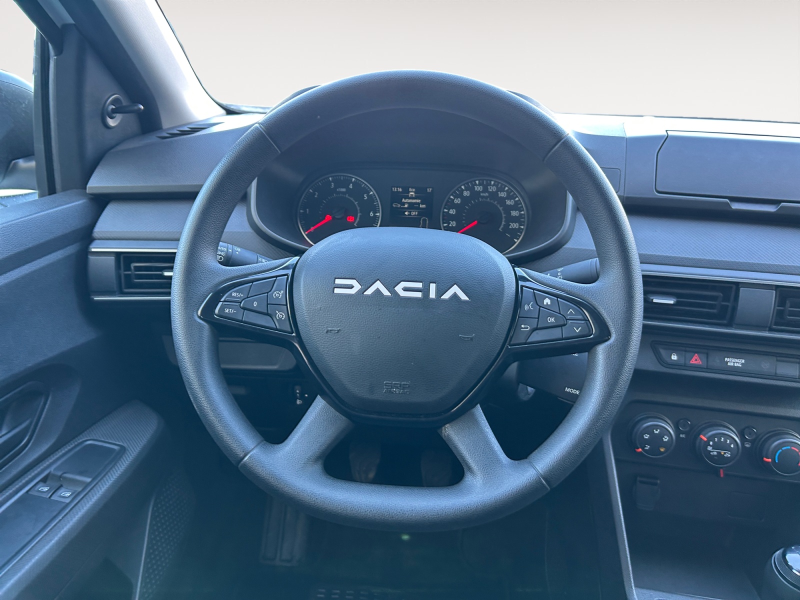 DACIA LOGAN-DACIA LOGAN LOGAN III - PH1 - 1.0 TCE ESSENTIEL BVM 100CH-image-9