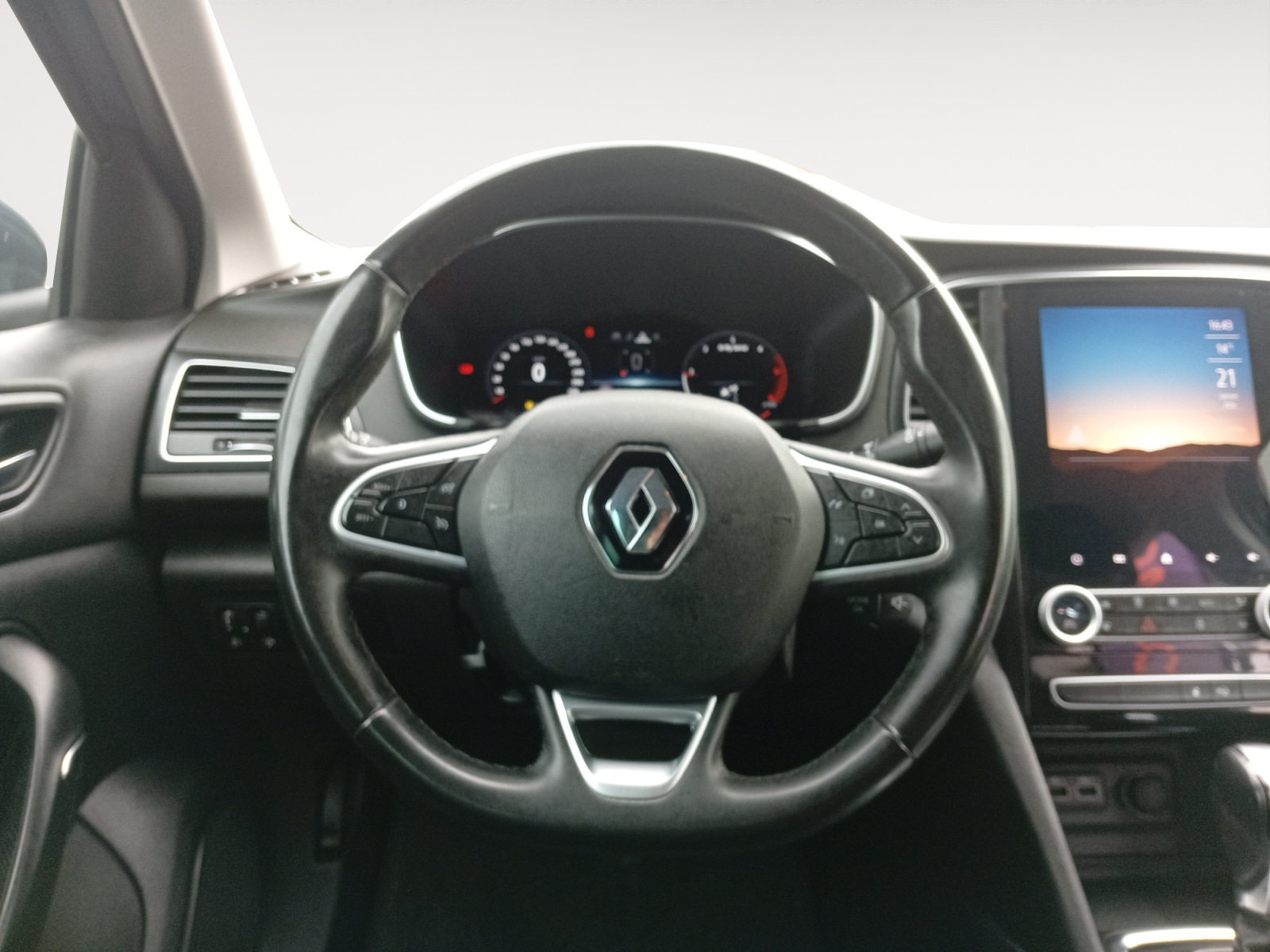 RENAULT MEGANE-RENAULT MEGANE MEGANE SEDAN IV - PH2 - 1.5 DCI TECHNO BVA 114CH-image-9