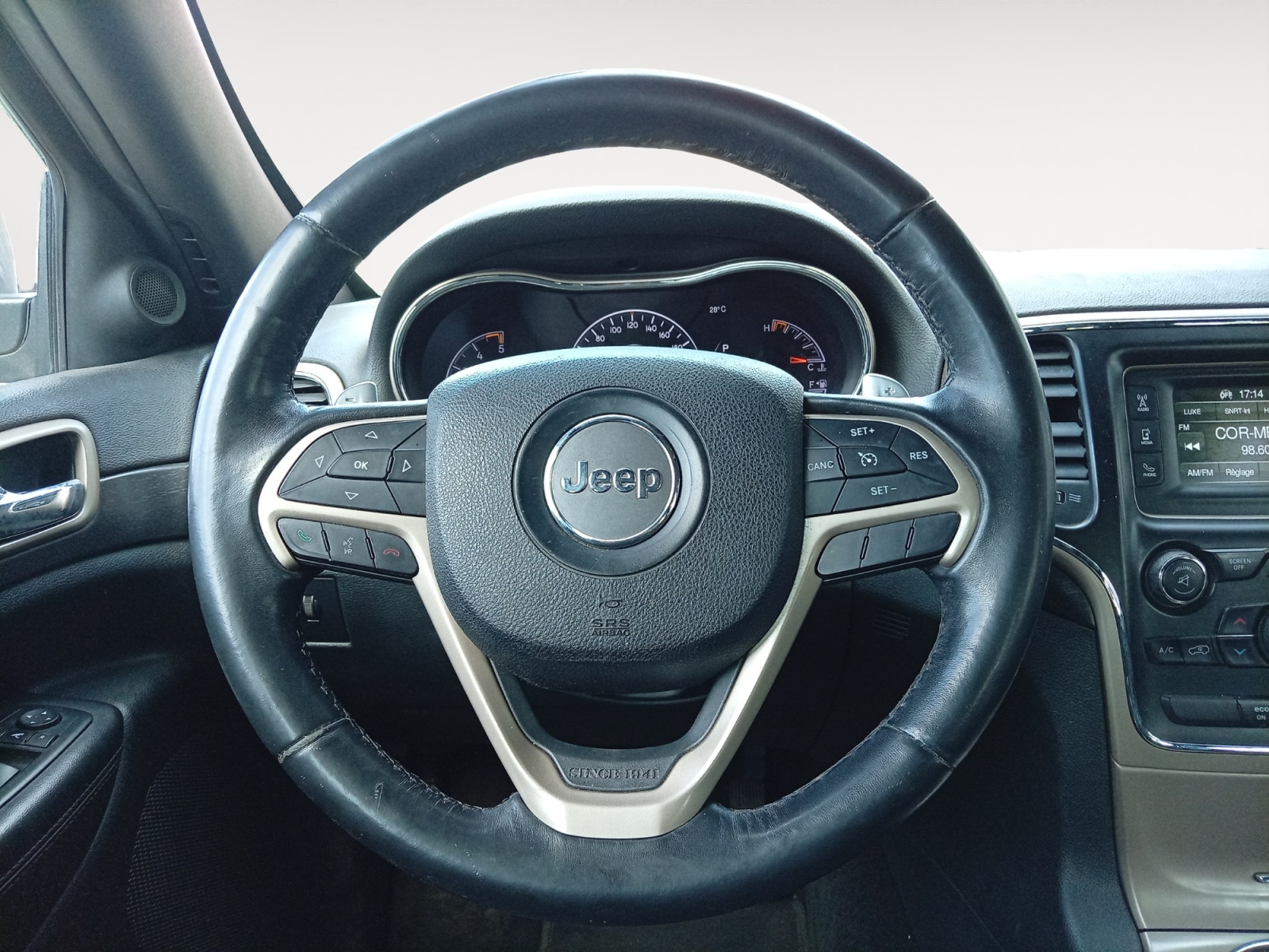 JEEP GRAND CHEROKEE-JEEP GRAND CHEROKEE GRAND CHEROKEE IV - PH2 - 3.0 V6 CRD LAREDO 8 BVA 190CH-image-9