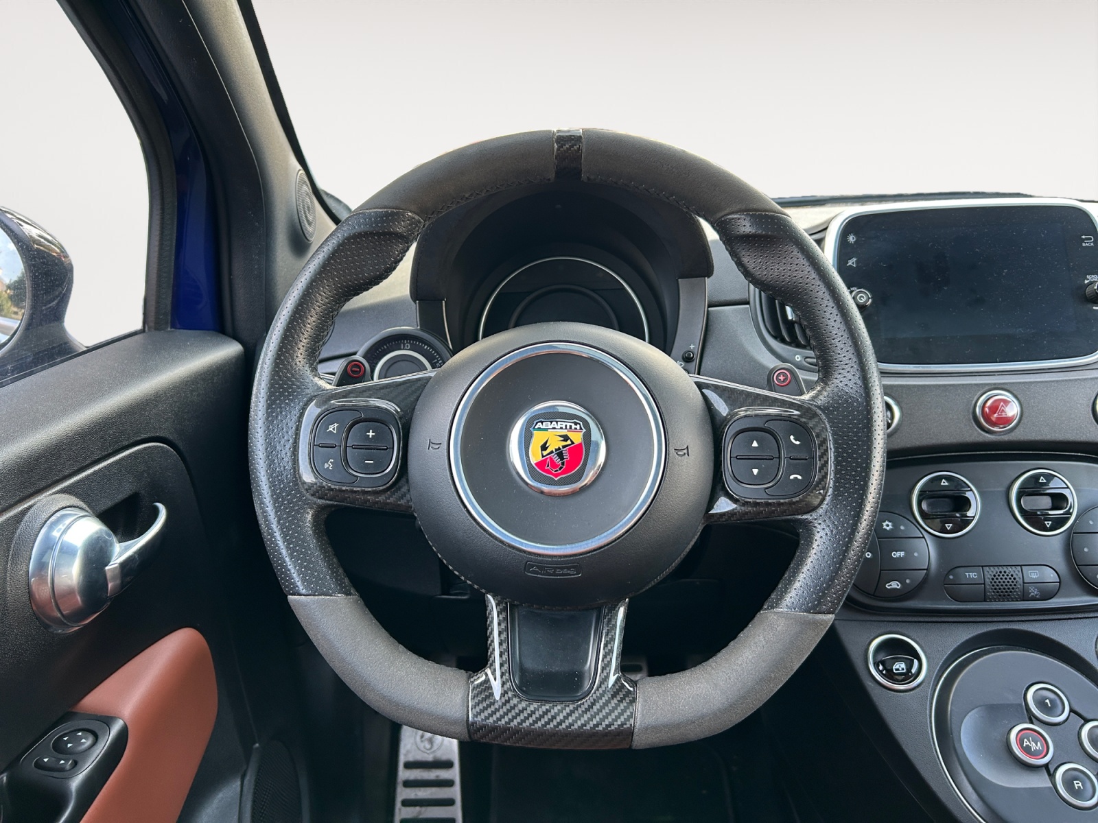 ABARTH 595-ABARTH 595   595C  I - PH3 - 1.4 T-JET 595 C COMPETIZIONE BVA 165CH-image-9