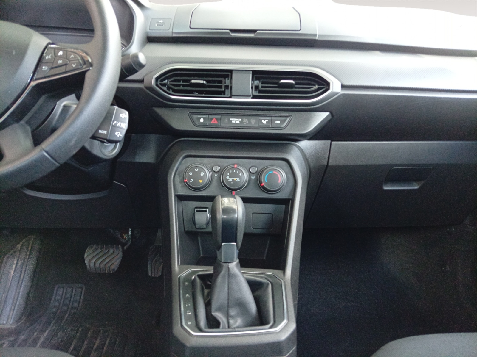DACIA LOGAN-DACIA LOGAN LOGAN III - PH2 - 1.0 TCE ESSENTIEL CVT 100CH-image-8