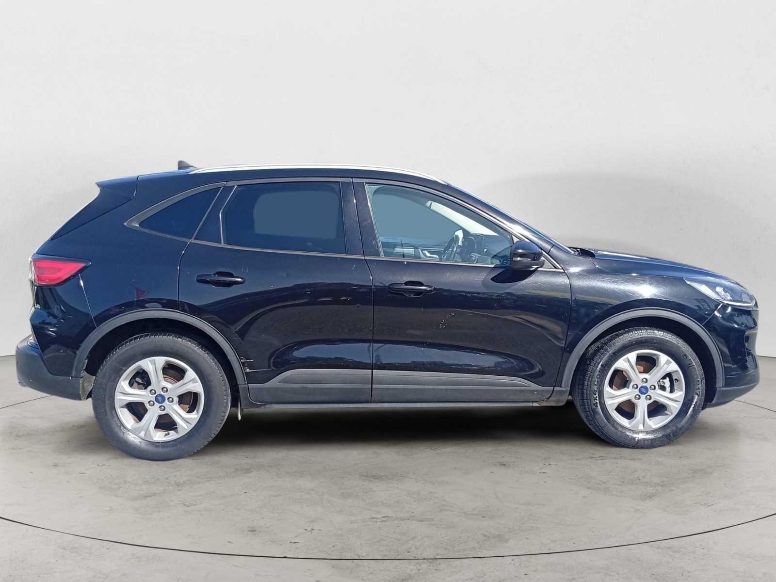 FORD KUGA-FORD KUGA 1.5 TDCI 120 TREND PLUS 4X2 GEN.II PH2-image-4