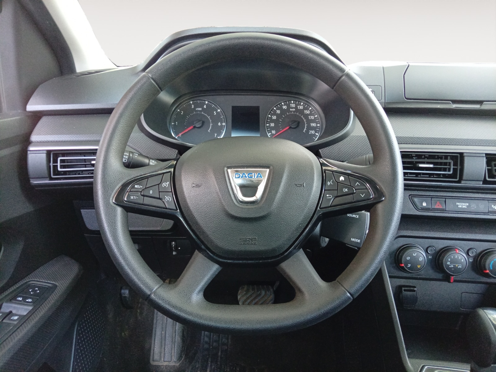 DACIA LOGAN-DACIA LOGAN LOGAN III - PH2 - 1.0 TCE ESSENTIEL CVT 100CH-image-9