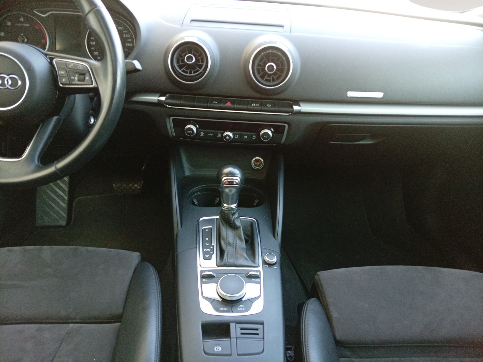 AUDI A3-AUDI A3 A3 SPORTBACK III - PH1 - 2.0 TDI S LINE QUATTRO S TRONIC 6 BVA 184CH-image-8