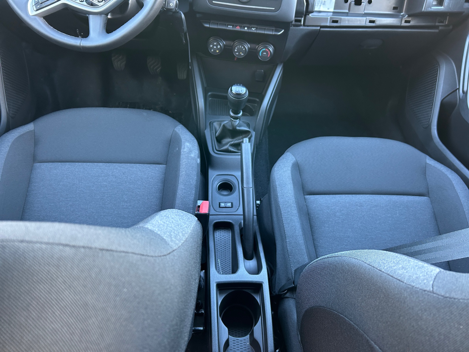 DACIA DUSTER-DACIA DUSTER DUSTER II - PH2 - 1.5 DCI ESSENTIEL BVM 85CH-image-8