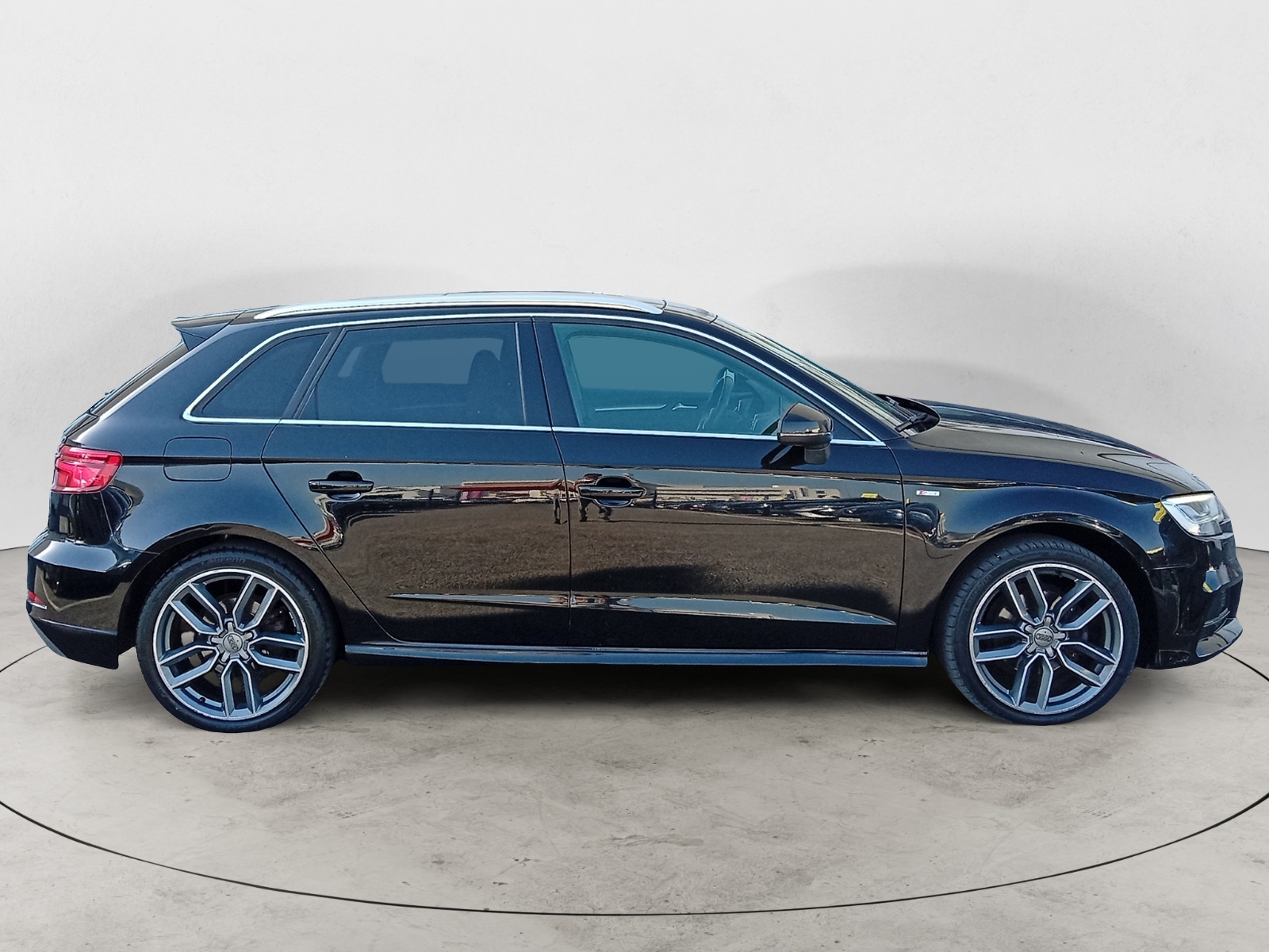 AUDI A3-AUDI A3 A3 SPORTBACK III - PH1 - 2.0 TDI S LINE QUATTRO S TRONIC 6 BVA 184CH-image-4