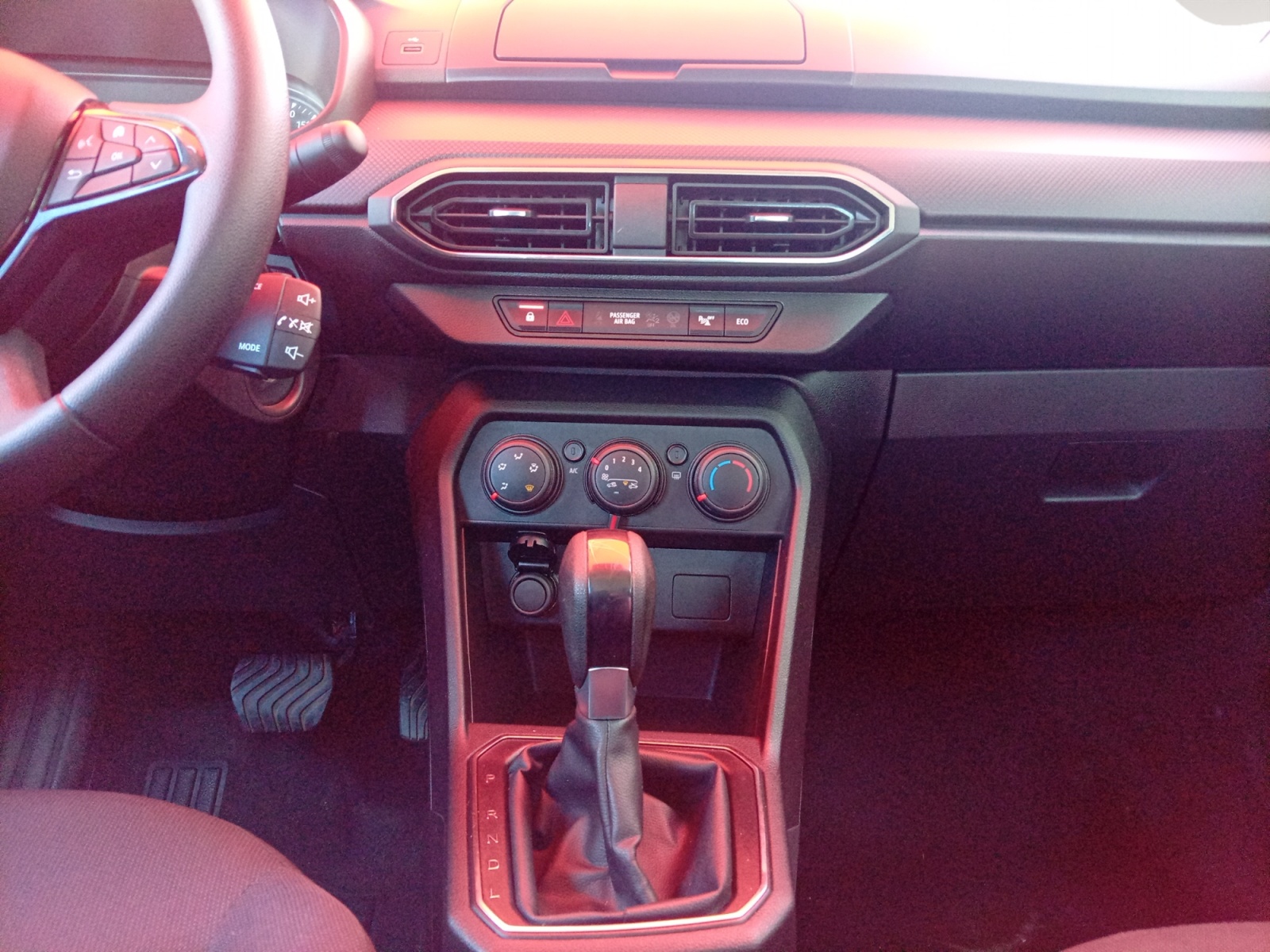 DACIA LOGAN-DACIA LOGAN LOGAN III - PH2 - 1.0 TCE ESSENTIEL CVT 100CH-image-8