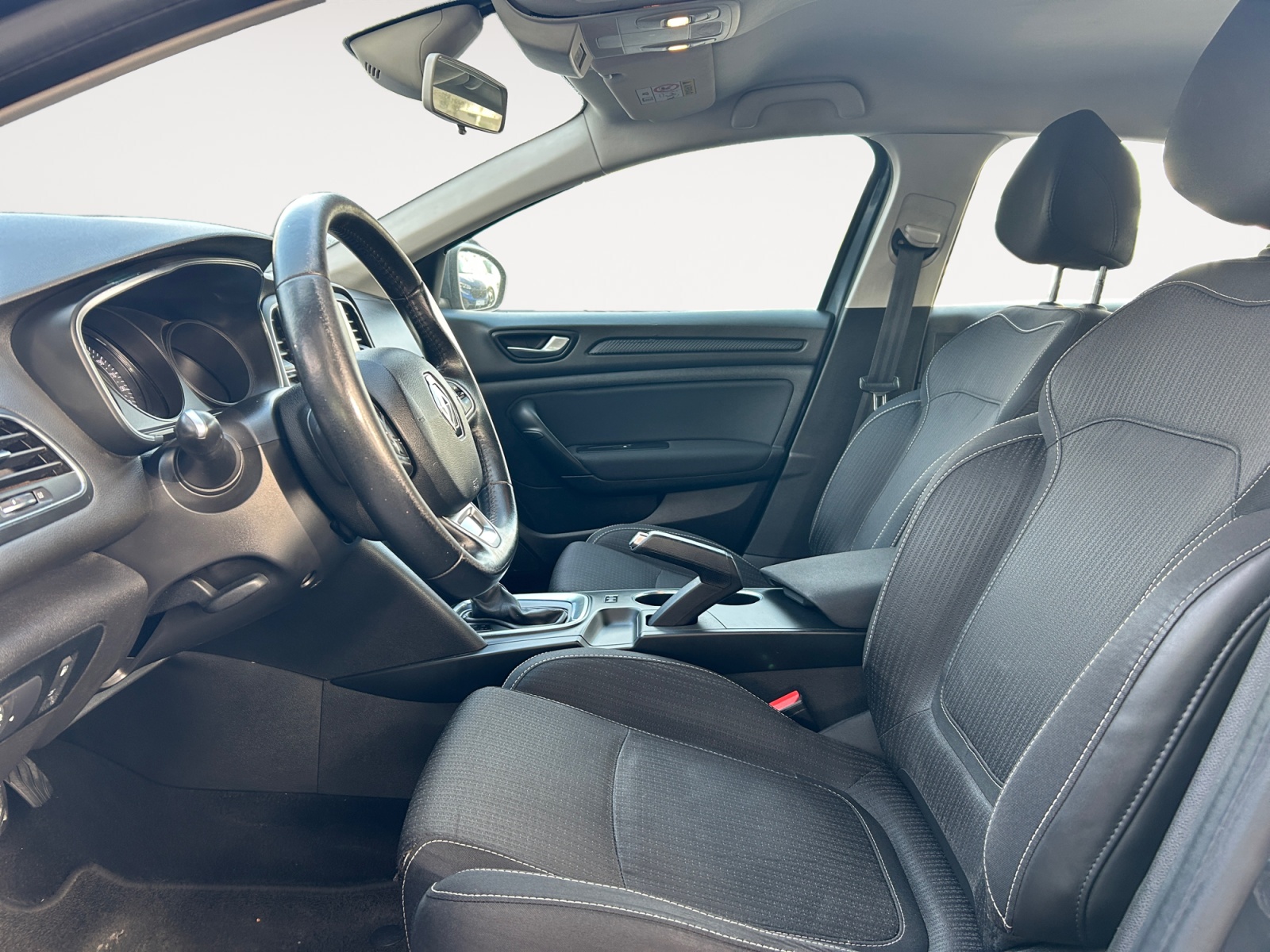 RENAULT MEGANE-RENAULT MEGANE MEGANE SEDAN IV - PH2 - 1.5 DCI AUTHENTIC BVA 114CH-image-6