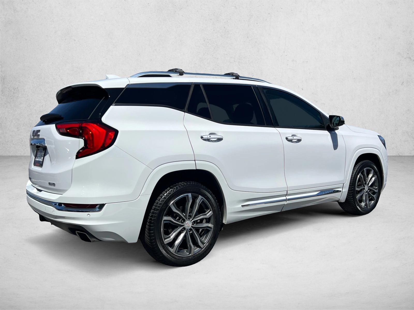 View vehicle photo 5