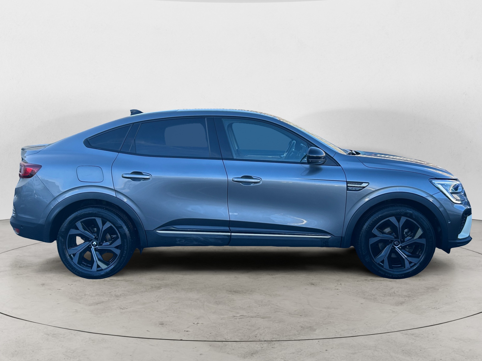 RENAULT ARKANA-RENAULT ARKANA 1.6 ETECH 145 HEV ENGINEREED-image-4