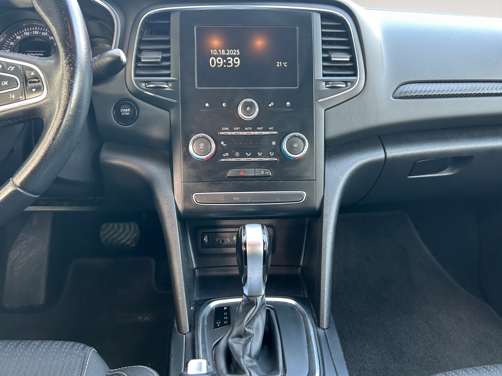 RENAULT MEGANE-RENAULT MEGANE MEGANE SEDAN IV - PH2 - 1.5 DCI AUTHENTIC BVA 114CH-image-8