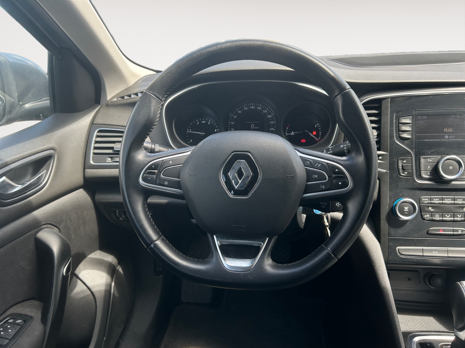 RENAULT MEGANE-RENAULT MEGANE MEGANE SEDAN IV - PH2 - 1.5 DCI AUTHENTIC BVA 114CH-image-7