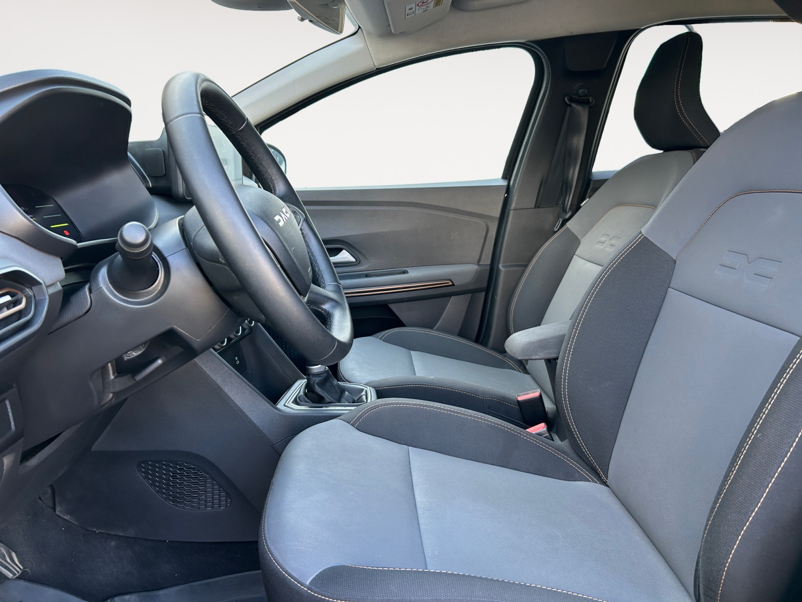 DACIA JOGGER-DACIA JOGGER JOGGER I - PH1 - 1.6 HYBRID 140 EXTREME BVM 102CH-image-7