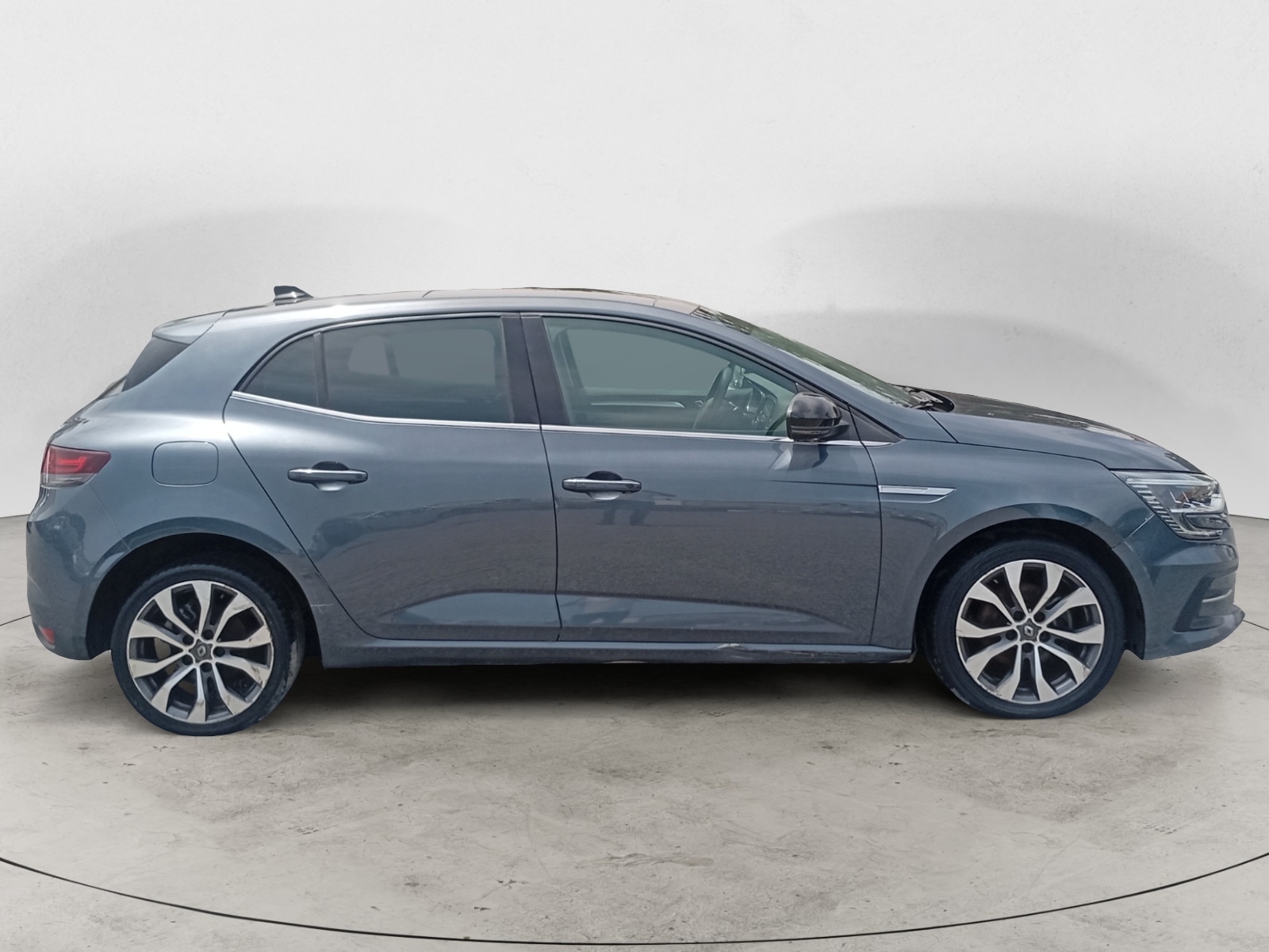 RENAULT MEGANE-RENAULT MEGANE MEGANE IV - PH2 - 1.5 DCI TECHNO BVA 115CH-image-4