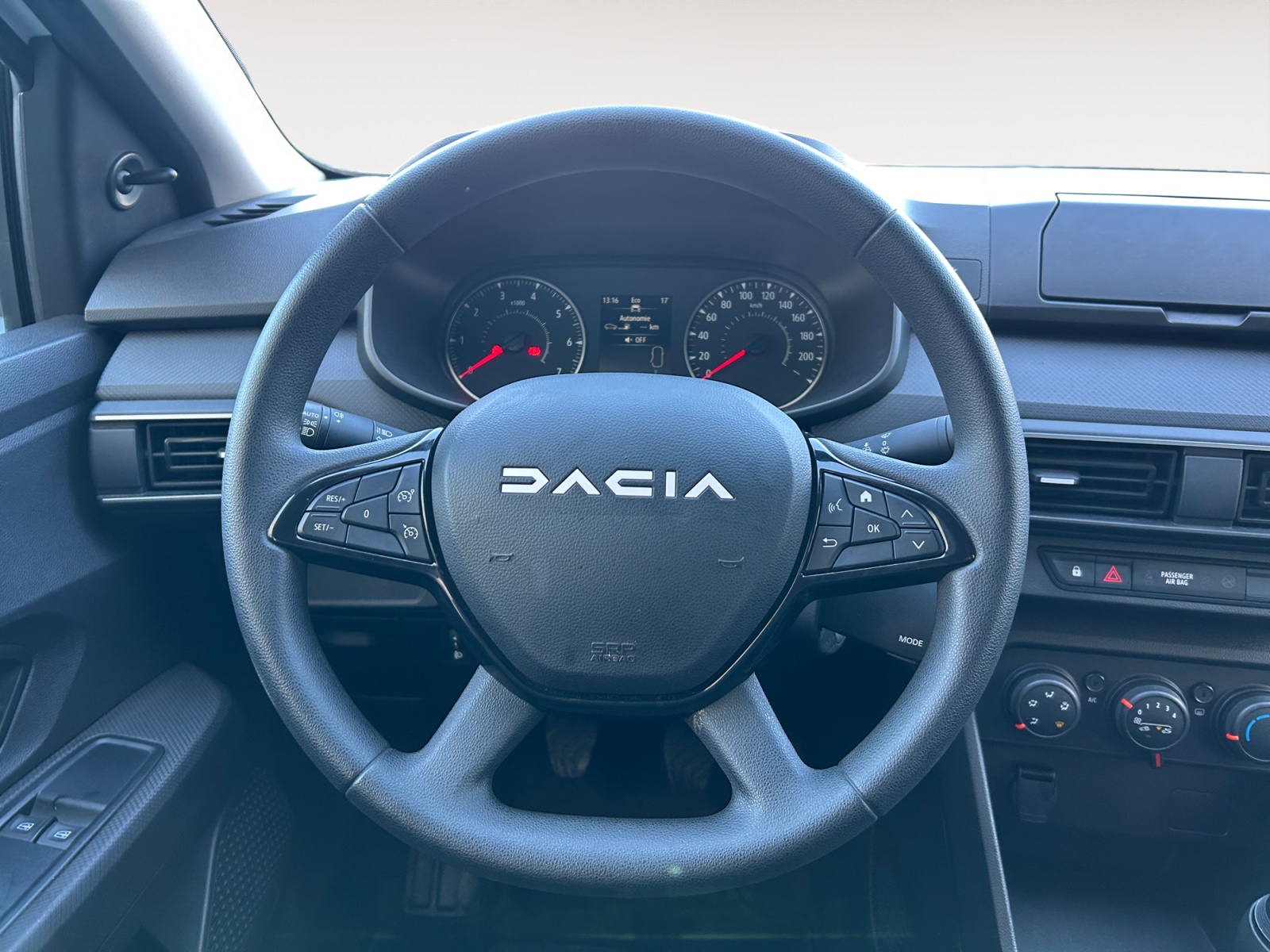 DACIA LOGAN-DACIA LOGAN LOGAN III - PH1 - 1.0 TCE ESSENTIEL BVM 100CH-image-9