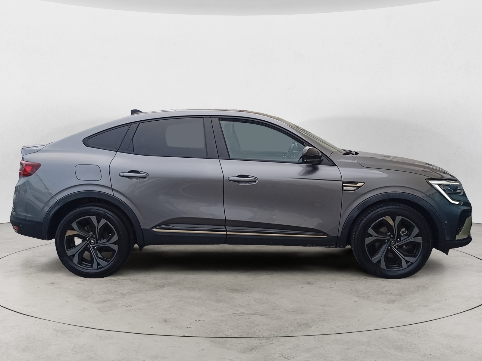 RENAULT ARKANA-RENAULT ARKANA ARKANA I - PH1 - 1.6 E-TECH  HEV ESPRIT ALPINE BVA 145CH-image-4