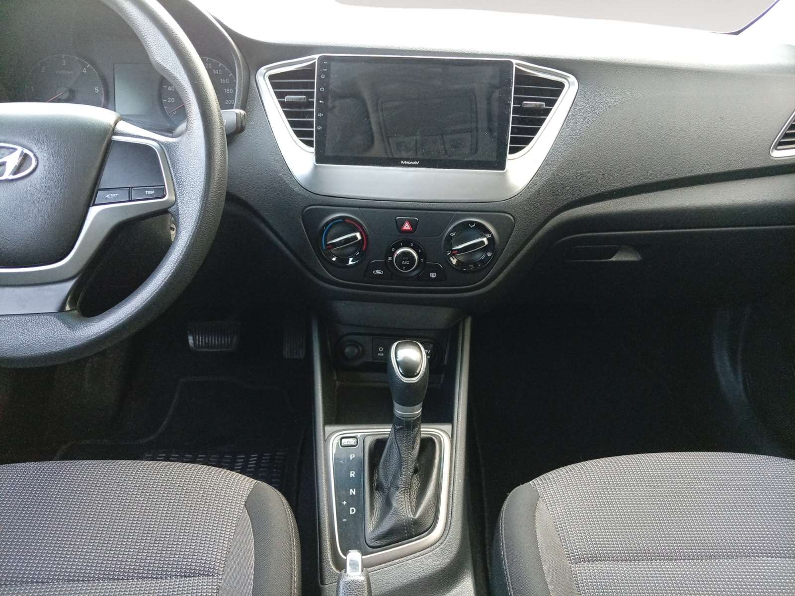 HYUNDAI ACCENT-HYUNDAI ACCENT ACCENT V - PH2 - 1.5 SEDUCTIVE BVA 115CH-image-8