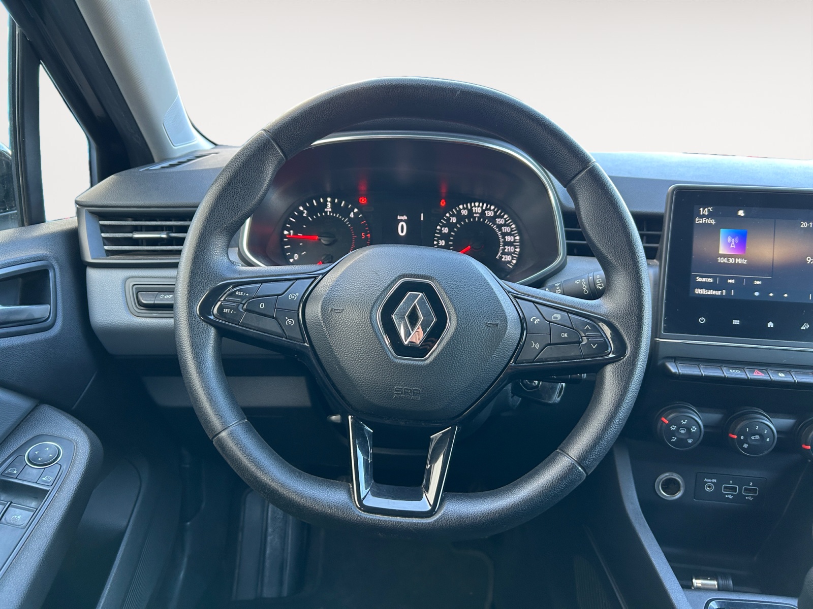 RENAULT CLIO-RENAULT CLIO CLIO V - PH2 - 1.5 DCI AUTHENTIC BVM 115CH-image-9