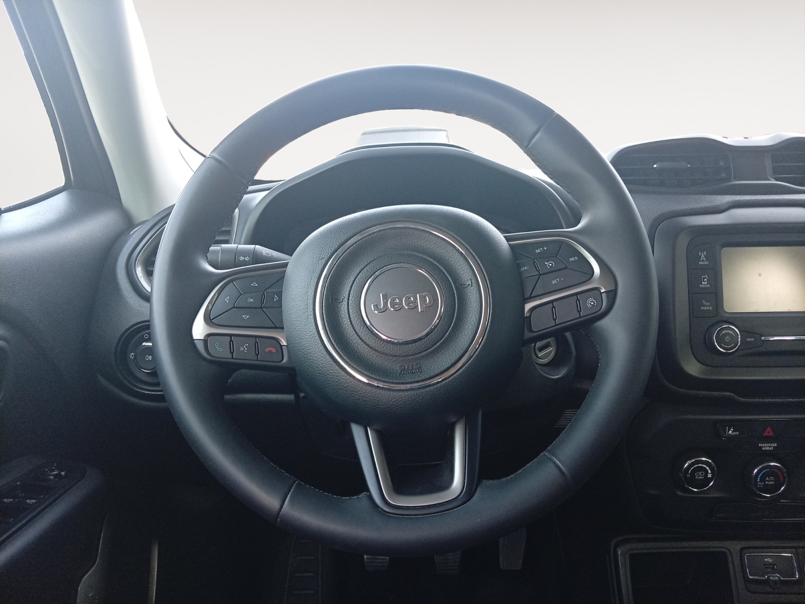 JEEP RENEGADE-JEEP RENEGADE RENEGADE I - PH1 - 1.6 MULTIJET LONGITUDE 4X2 BVM 120CH-image-9