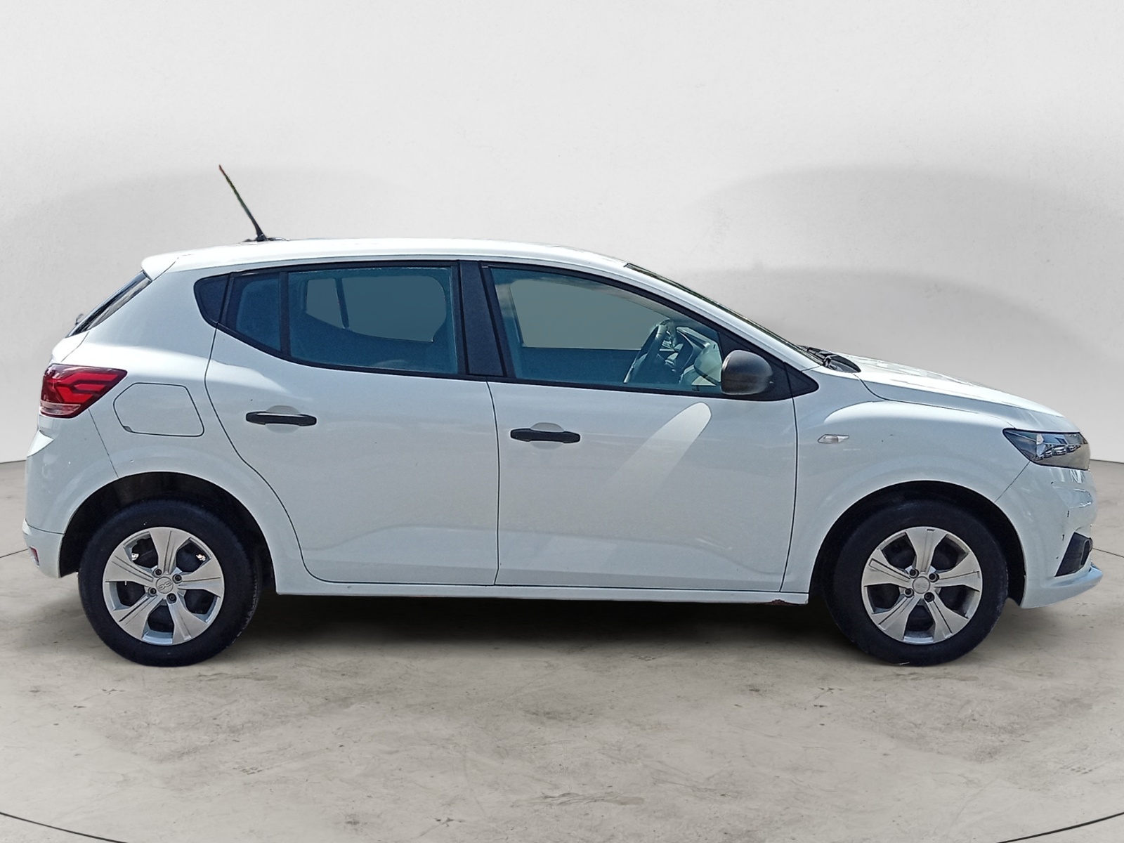 DACIA SANDERO-DACIA SANDERO SANDERO III - PH2 - 1.0 TCE  STREETWAY  ESSENTIEL BVM 100CH-image-4