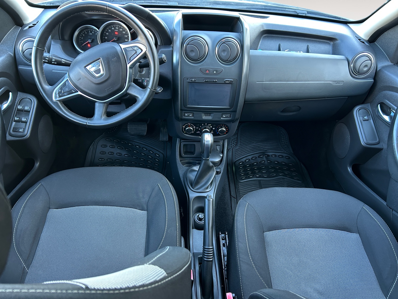 DACIA DUSTER-DACIA DUSTER DUSTER II - PH1 - 1.5 DCI LAURéATE 4X2 EDC BVR 110CH-image-7