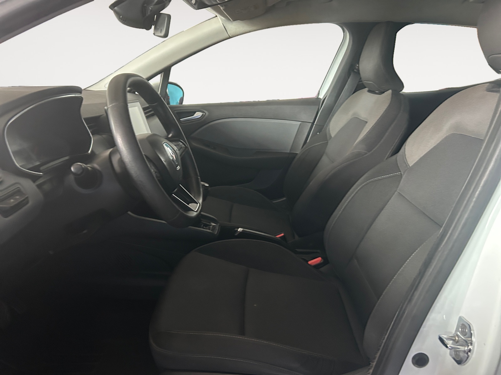 RENAULT CLIO-RENAULT CLIO AUTHENTIC-image-8