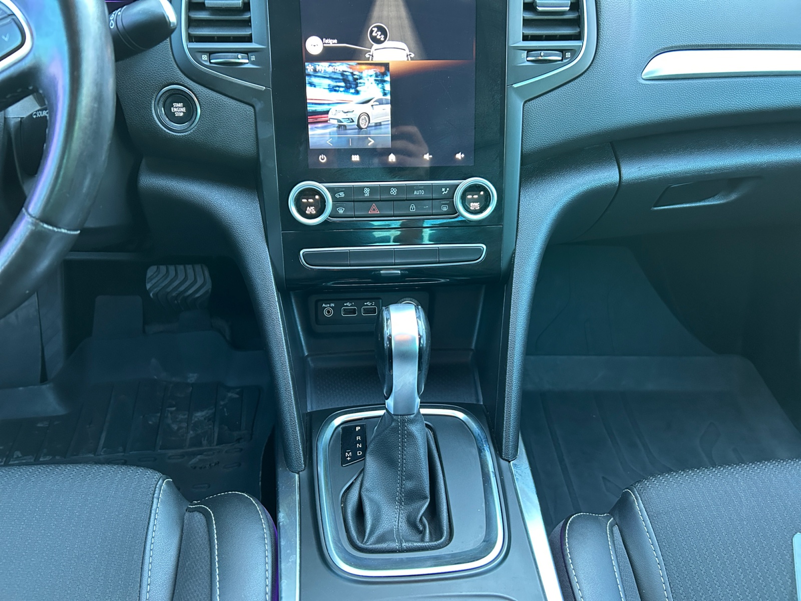 RENAULT MEGANE-RENAULT MEGANE MEGANE SEDAN IV - PH2 - 1.5 DCI TECHNO BVA 114CH-image-8