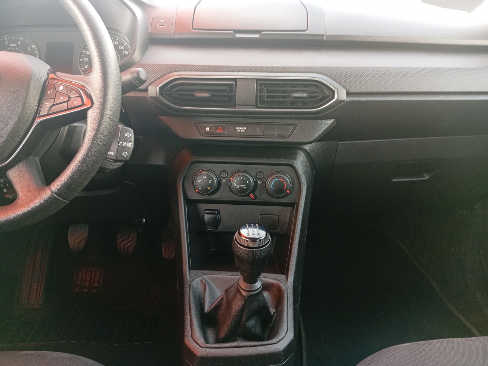 DACIA LOGAN-DACIA LOGAN LOGAN III - PH1 - 1.5 DCI 95 ESSENTIEL BVM 95CH-image-8