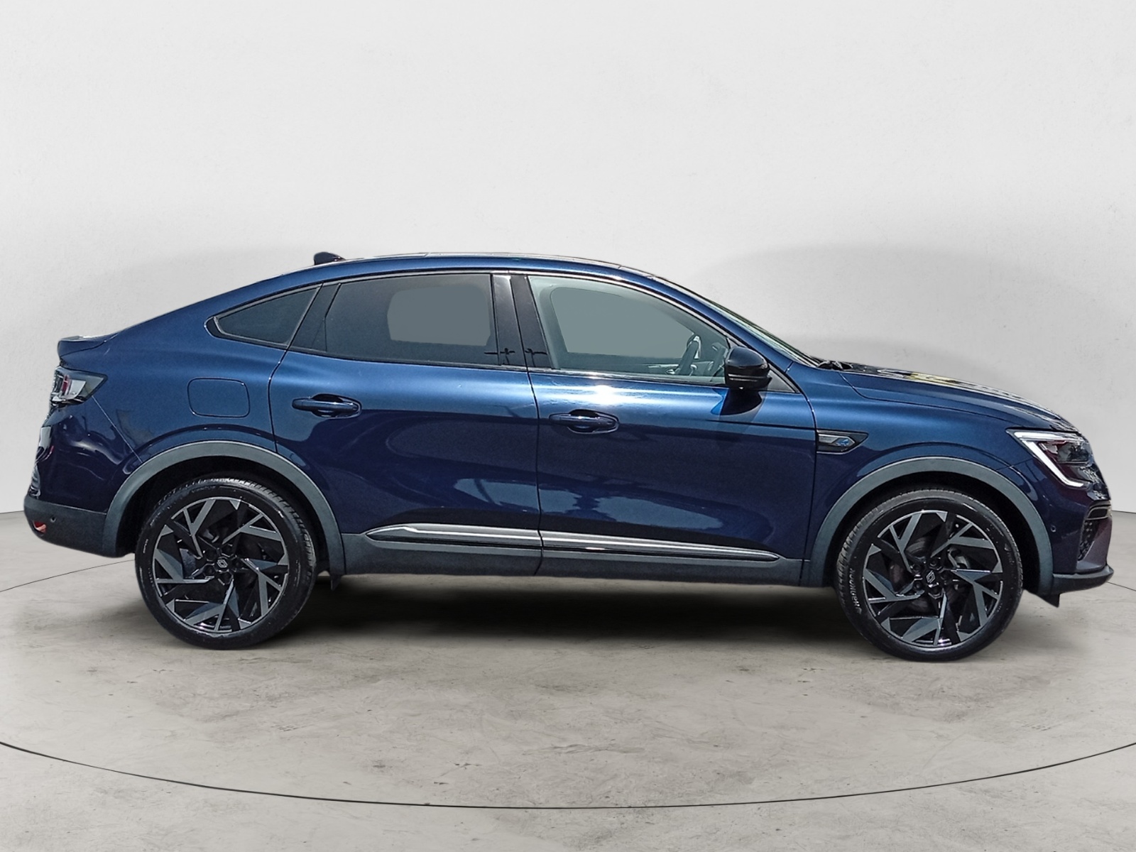 RENAULT ARKANA-RENAULT ARKANA ARKANA I - PH1 - 1.6 E-TECH  HEV ESPRIT ALPINE BVA 145CH-image-4