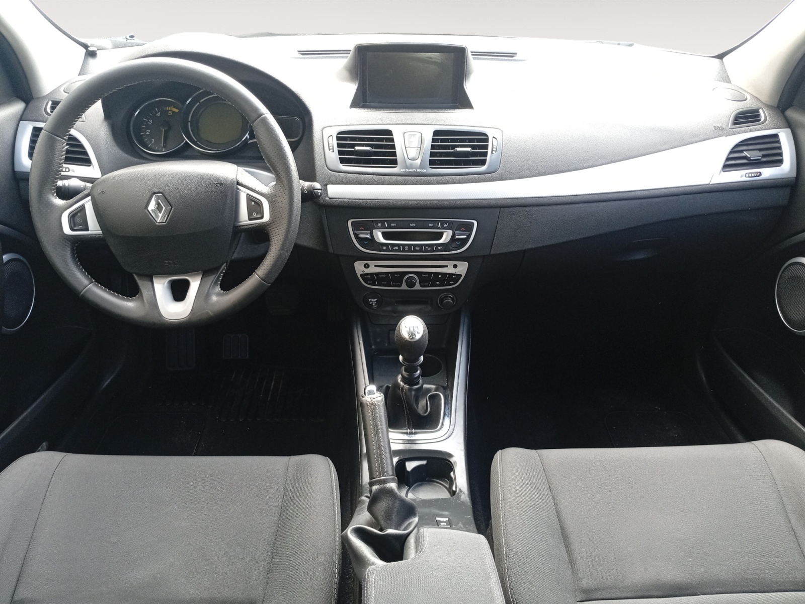RENAULT MEGANE-RENAULT MEGANE MEGANE III - PH1 - 1.9 DCI PRIVILèGE BVM 130CH-image-7