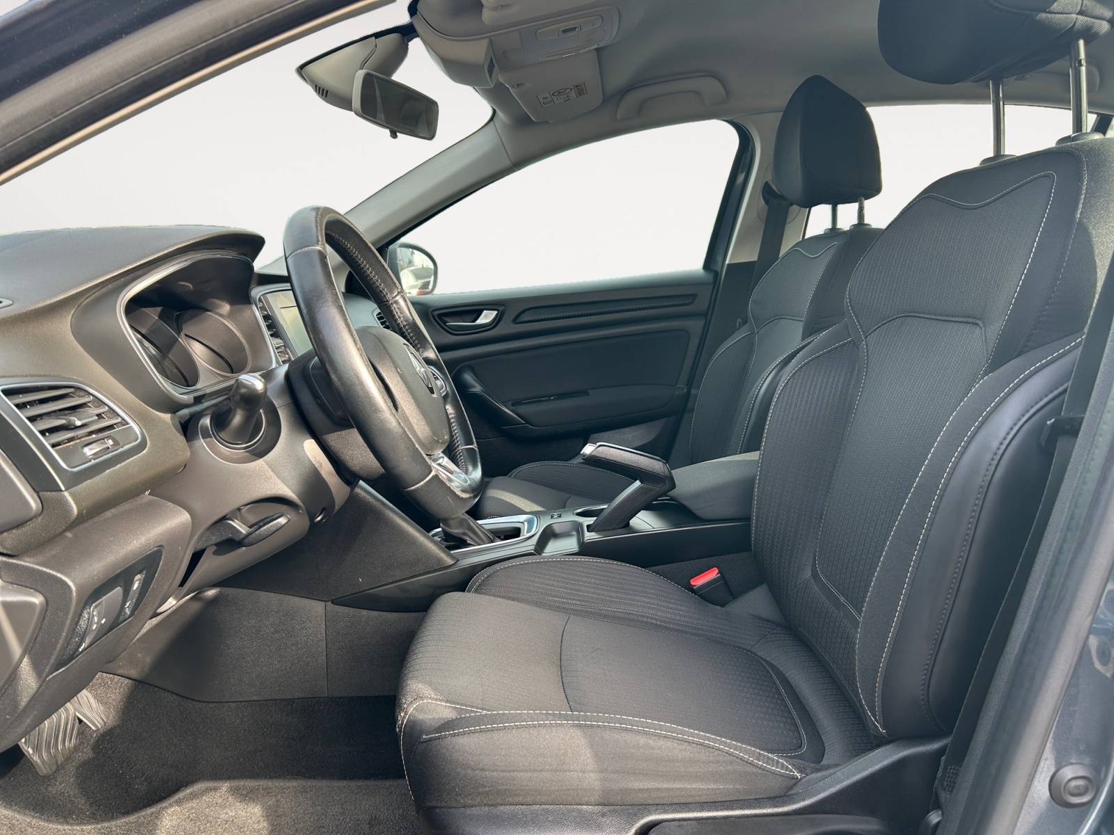 RENAULT MEGANE SEDAN-RENAULT MEGANE SEDAN MEGANE SEDAN IV - PH2 - 1.5 DCI EQUILIBRE BVM 115CH-image-6