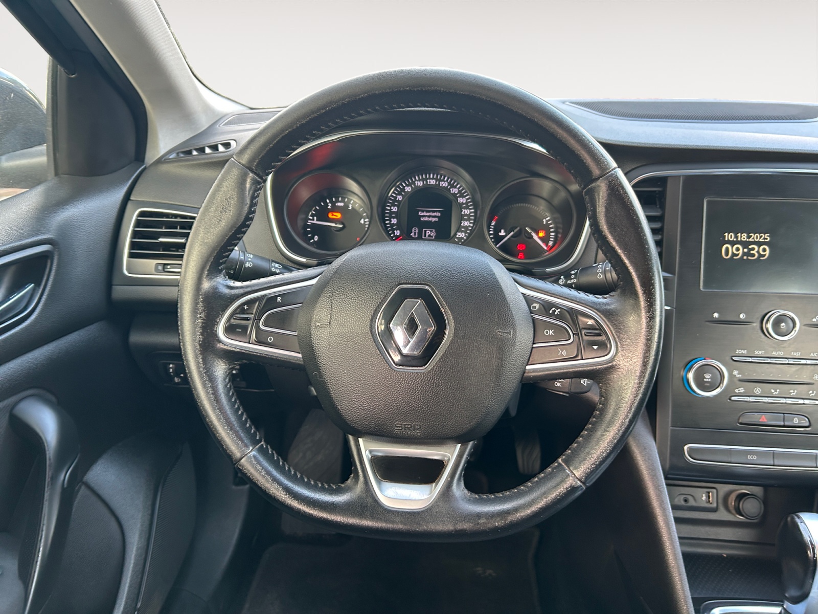 RENAULT MEGANE-RENAULT MEGANE MEGANE SEDAN IV - PH2 - 1.5 DCI AUTHENTIC BVA 114CH-image-9